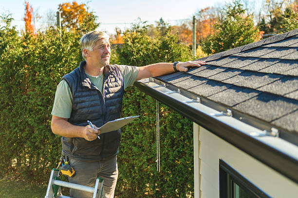 Professional Roofing technician working in Aberdeen, ID